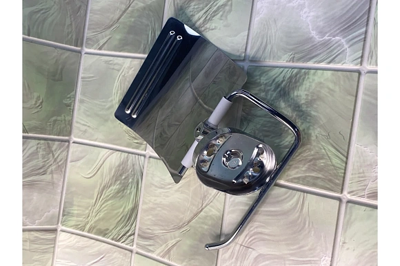 Бумагодержатель с крышкой 7051